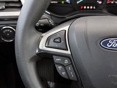 Used 2019 Ford Fusion SE FWD image 25