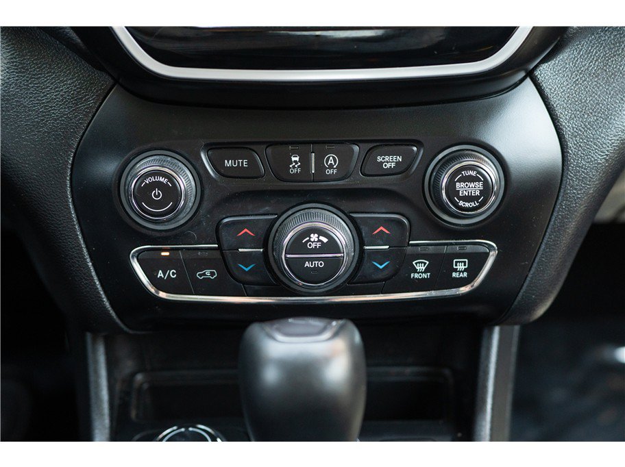 Used 2020 Jeep Cherokee Limited AWD/4WD image 9