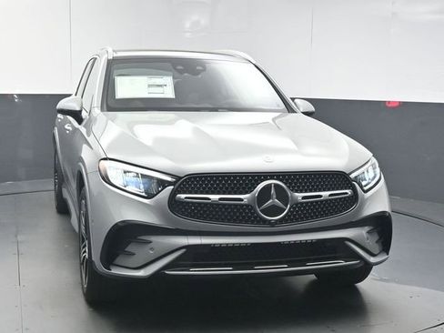 New 2026 Mercedes-Benz GLC 300 image 2