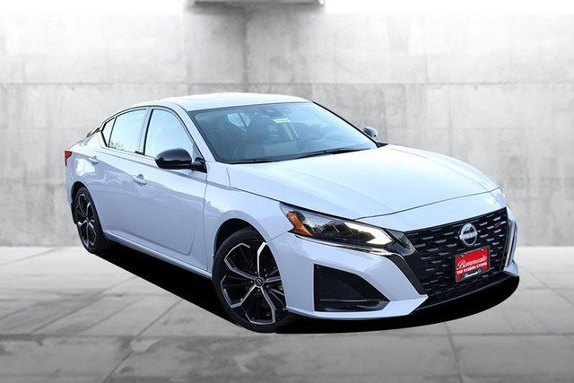 Certified 2025 Nissan Altima 2.5 SR w/ SR Premium Package FWD image 2