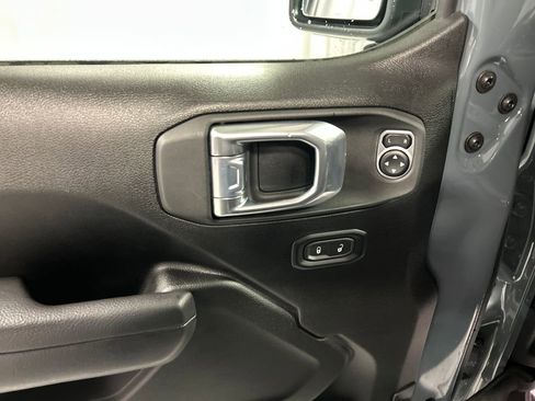 Used 2024 Jeep Wrangler Unlimited Sport AWD/4WD image 14