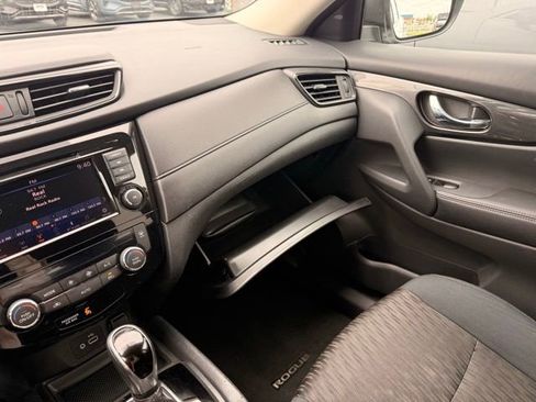 Used 2018 Nissan Rogue SV AWD/4WD image 27