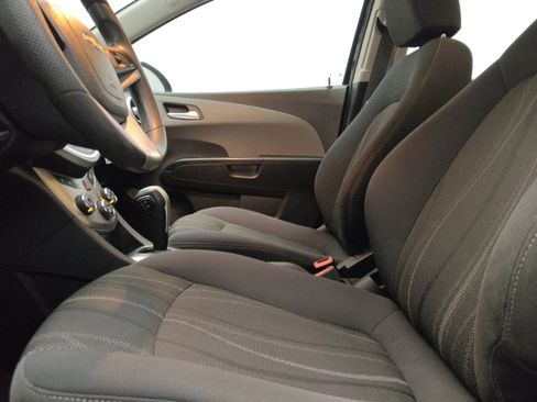 Used 2019 Chevrolet Sonic LT FWD image 17