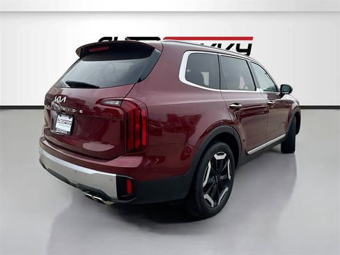 Used 2023 Kia Telluride S image 7