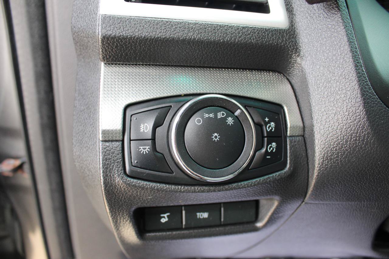 Used 2015 Ford Explorer XLT w/ Equipment Group 202A AWD/4WD image 27