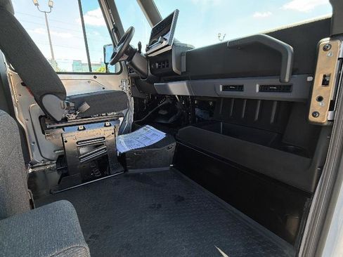 Used 2024 Chevrolet Brightdrop 400 w/ Commercial Equipment Package AWD/4WD image 32