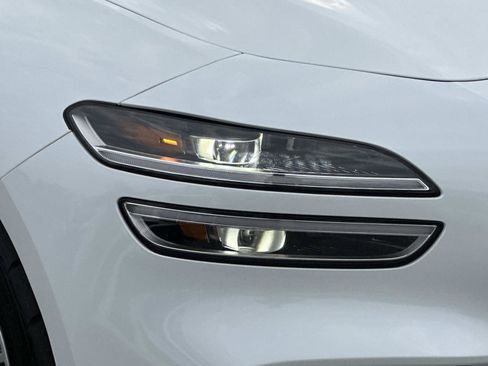 Used 2026 Genesis G70 2.5T AWD/4WD image 8