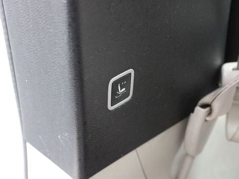 Used 2017 Chrysler Pacifica Touring-L image 23