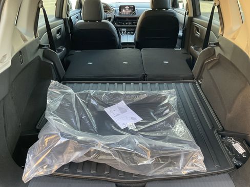 Used 2026 Nissan Rogue SV image 40