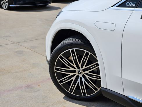 New 2026 Mercedes-Benz EQE 320 4MATIC SUV image 5