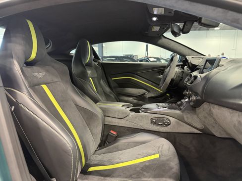 Used 2022 Aston Martin V8 Vantage Coupe RWD image 13