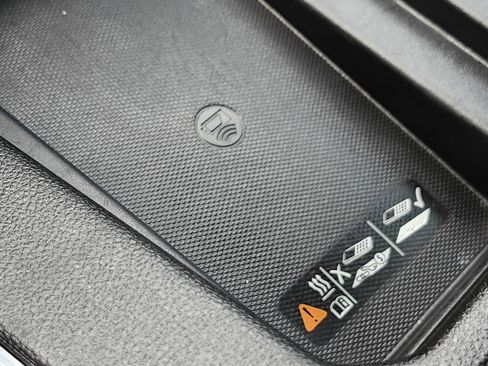 Used 2022 GMC Sierra 1500 AT4 image 36