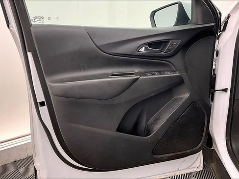 Used 2022 Chevrolet Equinox LT image 24