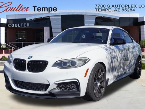 Used 2016 BMW M235i Coupe image 1