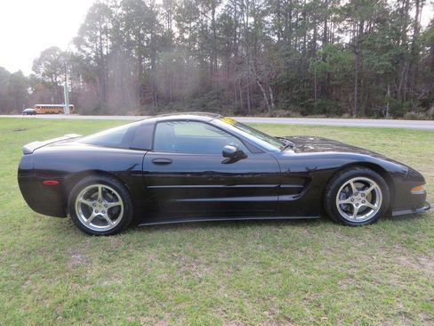 Used 2001 Chevrolet Corvette Coupe w/ Preferred Equipment Group2 image 5