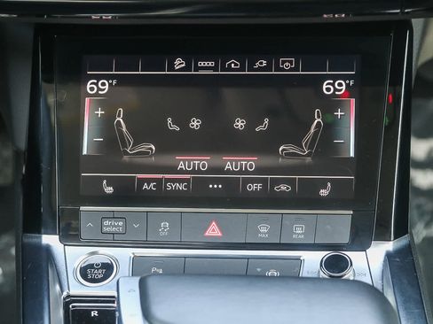 Used 2022 Audi e-tron Premium image 14