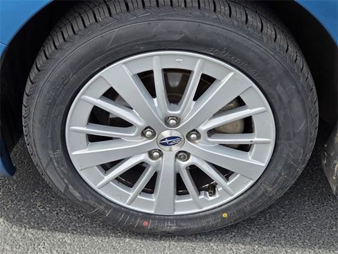 Used 2017 Subaru Impreza 2.0i Premium image 9