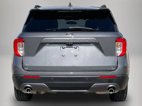 Used 2021 Ford Explorer XLT w/ Equipment Group 202A RWD image 6