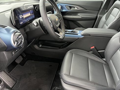 New 2026 Chevrolet Equinox EV LT image 14