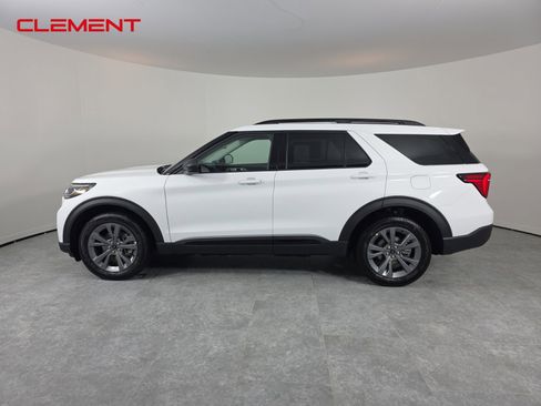 New 2026 Ford Explorer Active image 5
