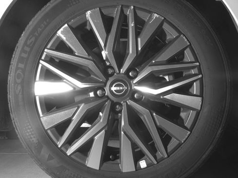 Used 2025 Nissan Altima 2.5 SV image 13