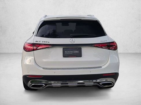 Used 2025 Mercedes-Benz GLC 350e 4MATIC image 7