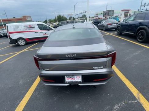 Used 2025 Kia K4 FWD image 9