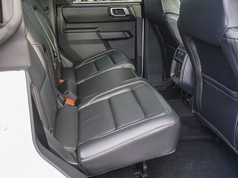 New 2026 Ford Bronco Outer Banks w/ Sasquatch Package image 13