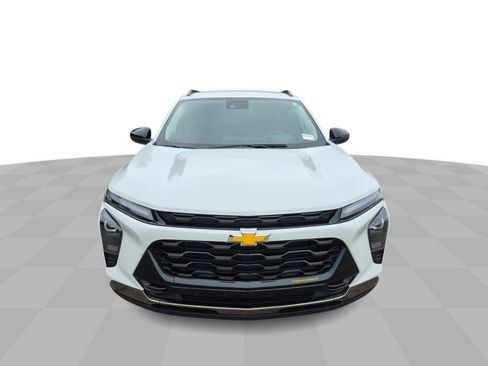 Certified 2025 Chevrolet Trax ACTIV w/ Driver Confidence Package FWD image 3