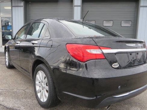 Used 2013 Chrysler 200 Limited w/ Sun/Sound Group image 4