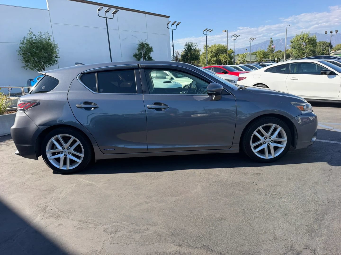 Used 2015 Lexus CT 200h w/ Navigation Package FWD image 4