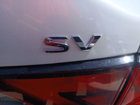Used 2021 Nissan Sentra SV FWD image 3
