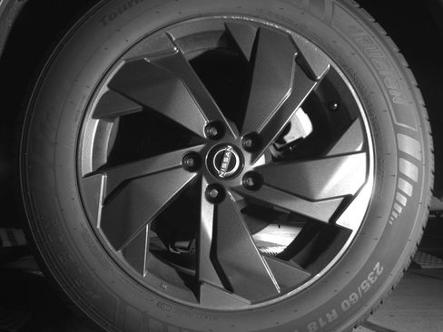 Used 2025 Nissan Rogue SV image 14