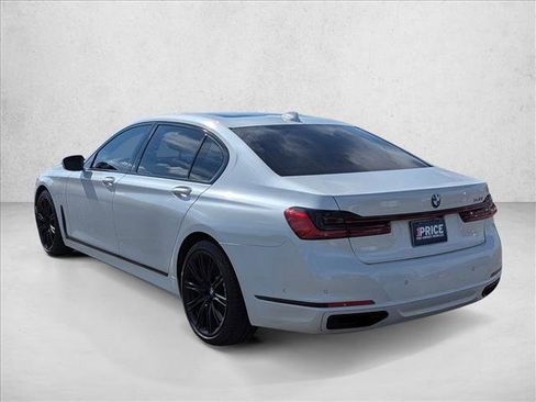 Used 2020 BMW 740i w/ Premium Package image 7