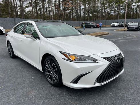 Certified 2023 Lexus ES 350 w/ Premium Package image 4