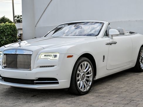 Used 2020 Rolls-Royce Dawn RWD image 5