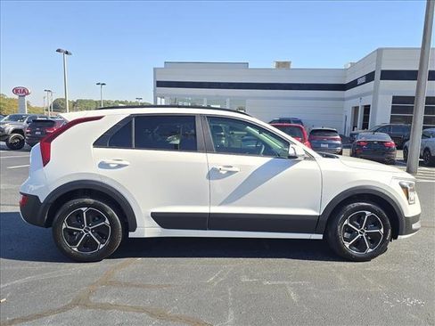 New 2026 Kia Niro EX image 2