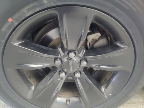 Used 2019 Dodge Challenger SXT RWD image 31