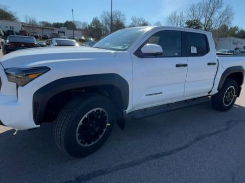 New 2026 Toyota Tacoma TRD Off-Road AWD/4WD image 6