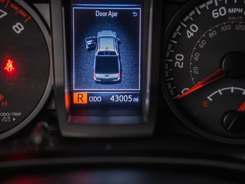Certified 2021 Toyota Tacoma SR AWD/4WD image 40