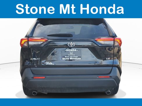 Used 2020 Toyota RAV4 LE image 5