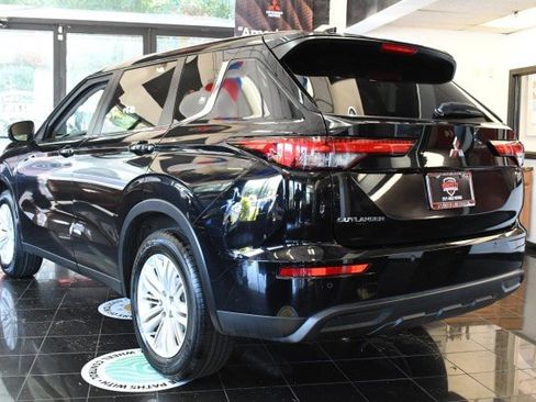 Used 2024 Mitsubishi Outlander ES AWD/4WD image 8
