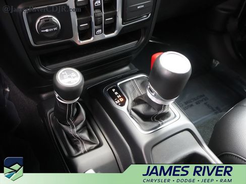 Used 2023 Jeep Wrangler Unlimited Sahara w/ Cold Weather Group AWD/4WD image 38