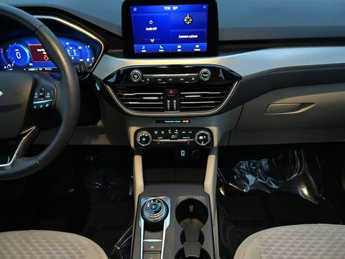 Used 2020 Ford Escape SE Sport image 12