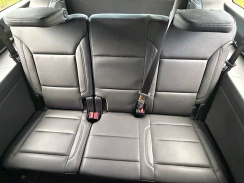 Used 2025 Chevrolet Suburban LT w/ Comfort Package RWD image 21