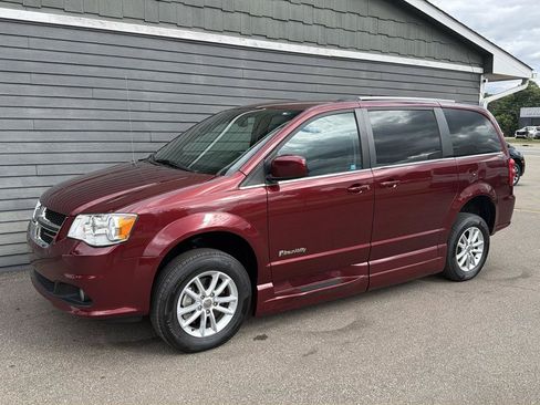 Used 2019 Dodge Grand Caravan SXT FWD image 37