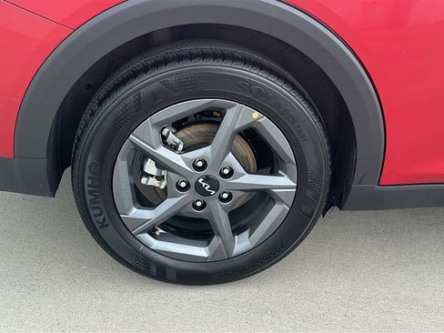 Used 2025 Kia K4 LXS image 16