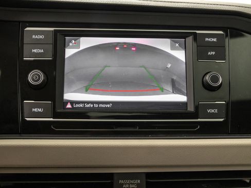 Used 2023 Volkswagen Jetta SE w/ Panoramic Sunroof Package FWD image 26