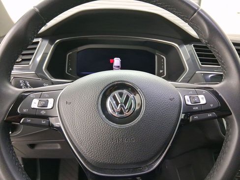 Used 2020 Volkswagen Tiguan SEL image 14