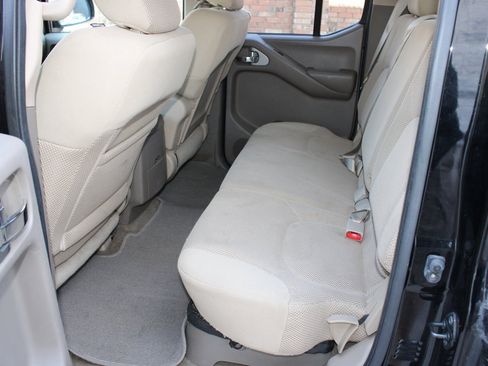 Used 2011 Nissan Frontier SV w/ SV Premium Utility Pkg image 5